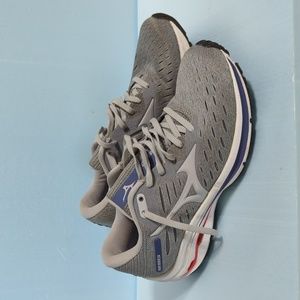 Mizuno Waverider24 Gray and Blue Running Shoes